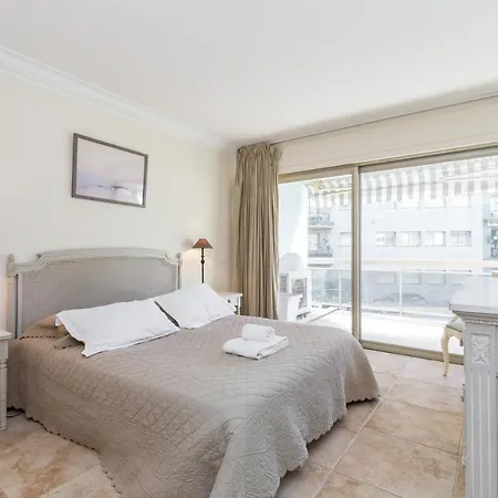 Sleeps 4 Air Con Wifi *