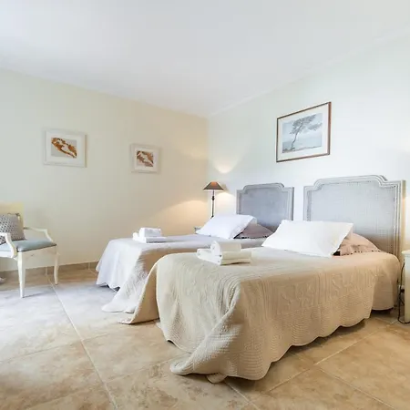 Sleeps 4 Air Con Wifi 公寓 戛纳